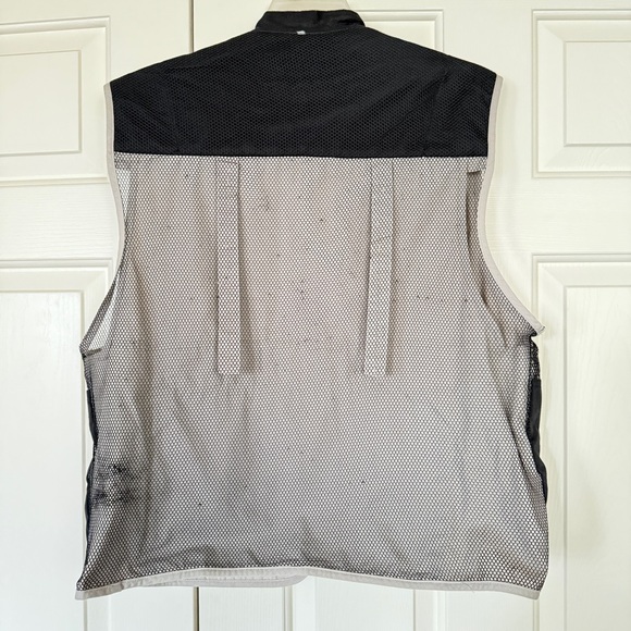 Men’s Gray and Black Photographer Utility Vest - Picture 15 of 15